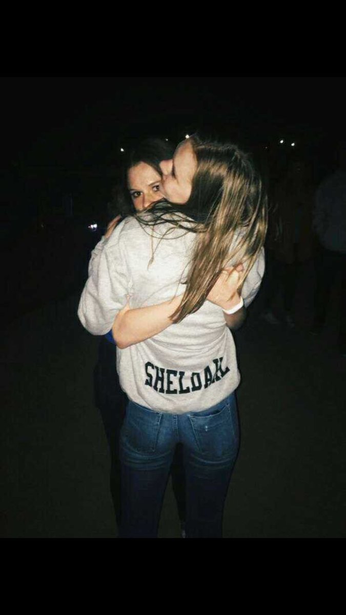 mallorys_99's tweet photo. Happy birthday Hannah!!! 🎉 hope you have an absolutely amazing birthday 🎂 much love ❤️❤️❤️ https://t.co/fgqFK4iMAg