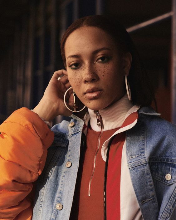 Rakonter's tweet photo. There's a new way to wear your favourite denim jacket 👍🏼...Learn how at Rakonter https://t.co/qb4vNFVAKv #fashion #styling #denim #fbloggers https://t.co/FW7m9WSEOx