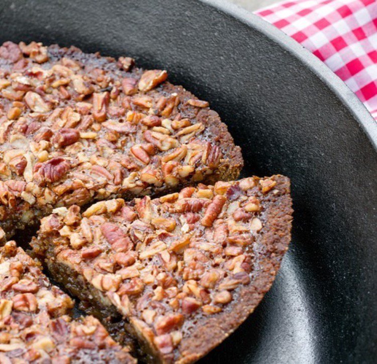 PATIO PIE POP-UP at Eastman #WestLoop with <a href="/bangbangpie/">Bang Bang Pie Shop</a> Sat &amp; Sun at 939 W Randolph! Pie is limited, so come early (starts at 7 ;) )