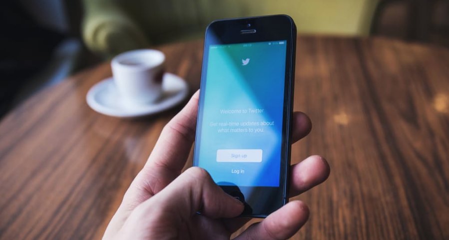 90upLondon's tweet photo. In-stream video advertising hits #Twitter https://t.co/rtJwo4F38Z https://t.co/qhvcdPsqVg