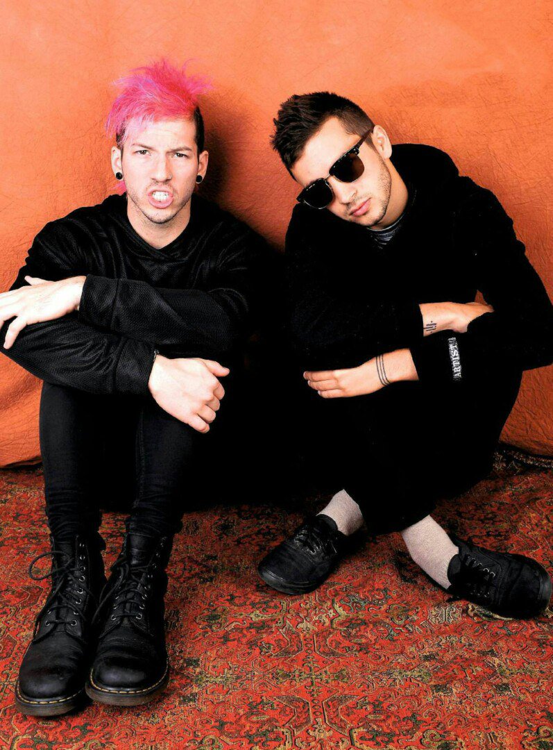 ev_linaaa's tweet image. #ФайнисФолловитКаждого 
Мама : Доча, почему ты не хочешь замуж?
Я : ДА ПОТОМУ ЧТО НИКТО ИЗ НИХ МЕНЯ ЗАМУЖ НЕ ВОЗЬМЕТ