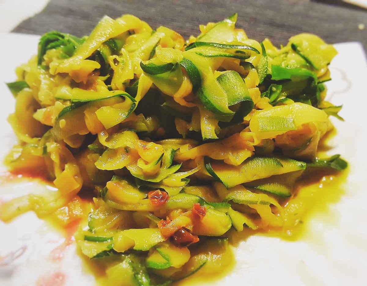 ChefBodyLab's tweet image. "Riccioli di zucchine allo zafferano" per rimanere leggeri ma con gusto!🤗
#Zucchine #zafferano #light #paleo
Visit: chefbodylab.wordpress.com