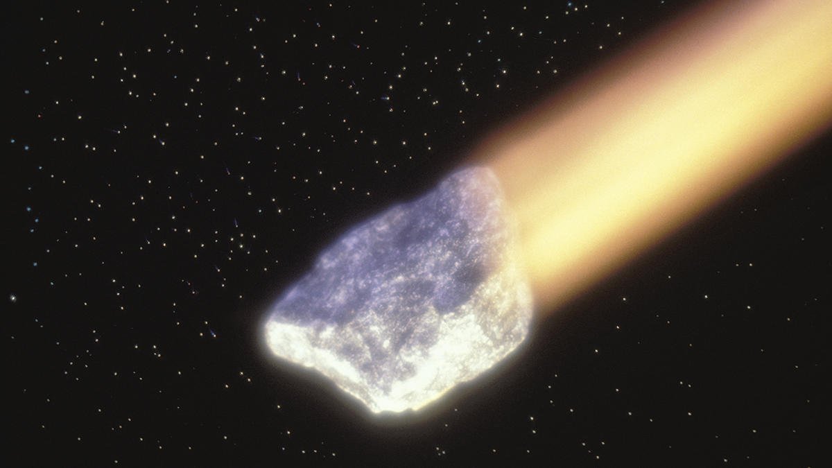 Крупное космическое тело. Кометы и метеориты. Метеориты в космосе. Космические тела. Метеорит в космосс.