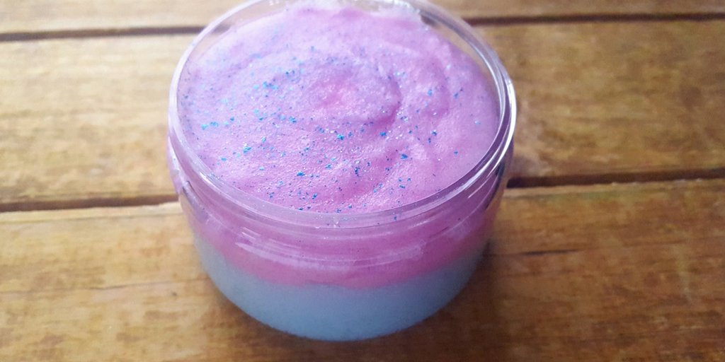 #lovespell #handmade #sugarscrub has notes of #peach #orange #cherryblossom and #magnolia bit.ly/2dGyfrs #exfoliate #summiessuds
