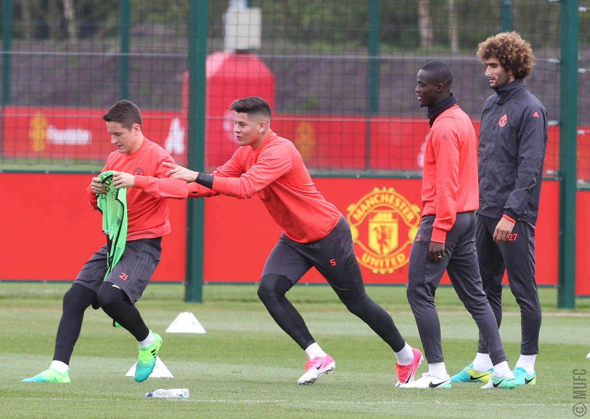 ManUtd's tweet image. Getting ready for the #UEL quarter-finals... 💪