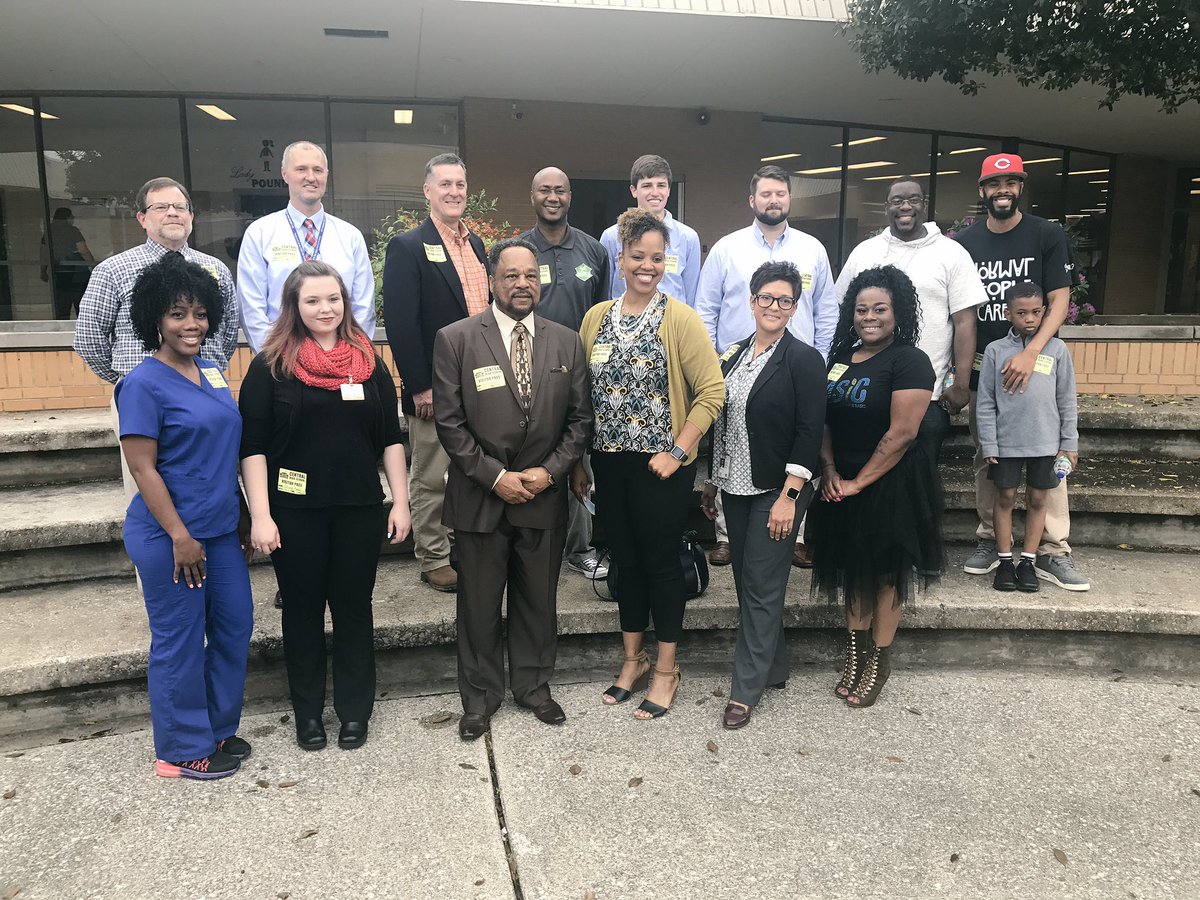 Around of applause of all of the speakers this year for the #CHSBizChat Thank you all for doing such an amazing job today!