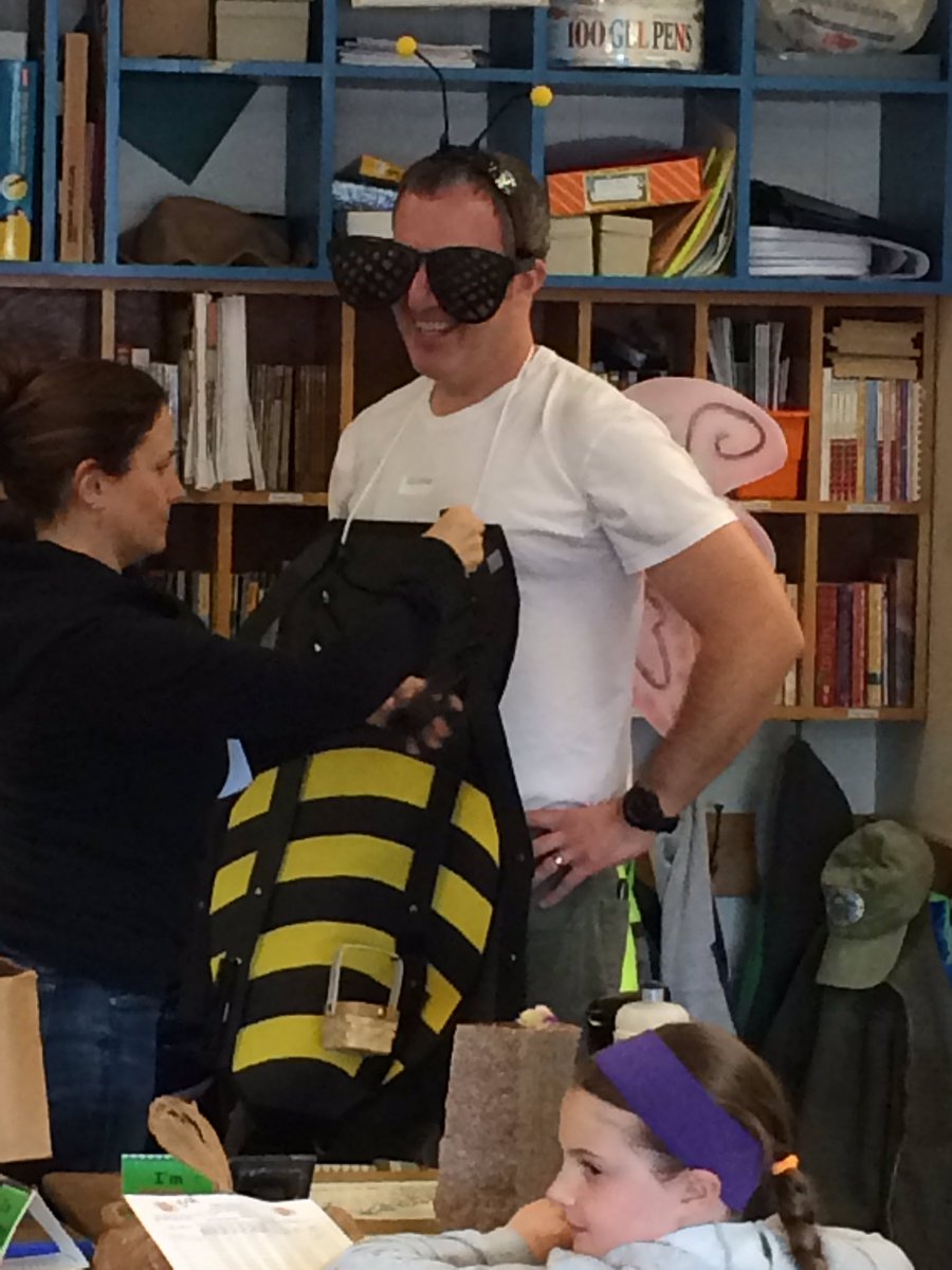 MLEINVT's tweet photo. Learning about Bees! #jesvt #importanceofbees #alwaysupforagoodlaugh #yeafor4winds https://t.co/3YCZU6XxPC