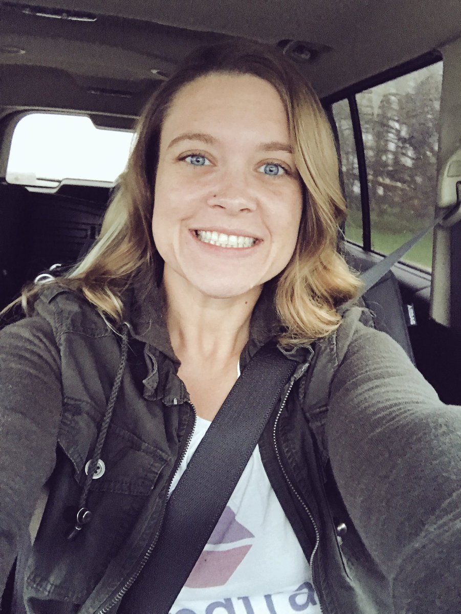 msmeredithallen's tweet photo. #neta17 bound! Anyone around/avail tonight? PM me:) #soundtrap #packedtight #excited #omaha https://t.co/6DZvfEKAvC