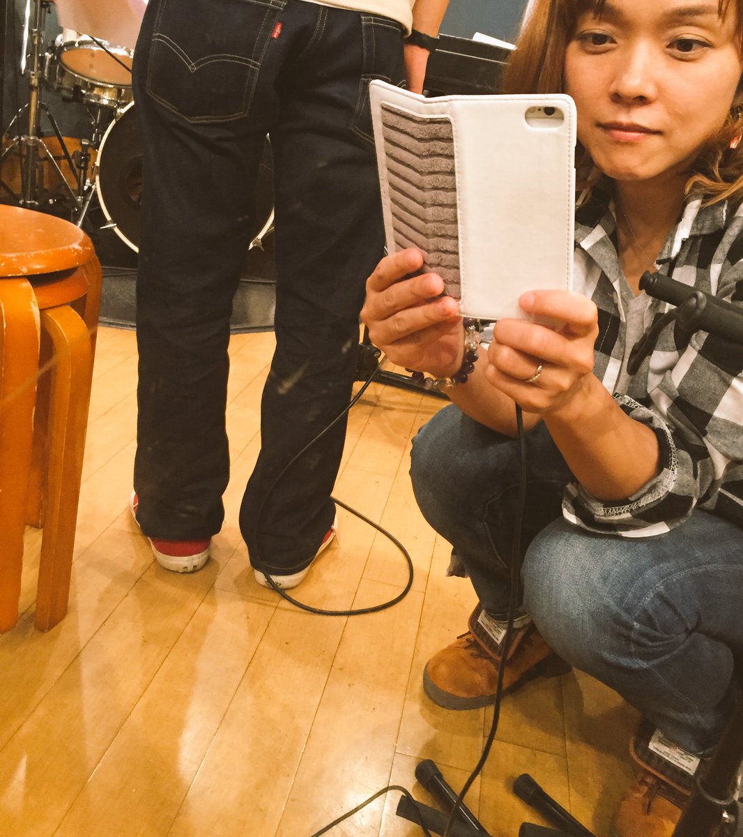 UnderRoof_'s tweet photo. 6/25のリハーサルです。今回もめちゃ楽しくなるよかーん！！！
日曜日お昼のスタジオライブ、ぜひ来てくださいね！！！ https://t.co/rPjwuY3J51