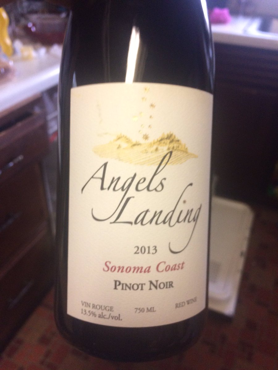 jeanne16254's tweet photo. A friend gave me some wine! Idk anything about it so I'm going to learn! #LoveLearning #AboutWine #LivinItLovinIt https://t.co/98tfp8hkD5