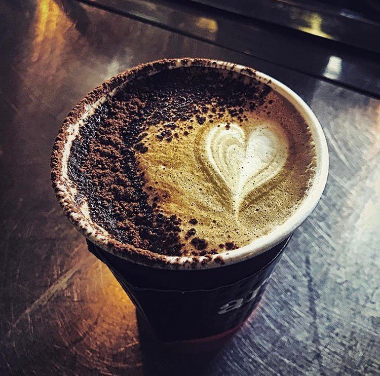 GrabbMobile's tweet photo. Coffee doesn't ask silly questions. Coffee understands. @aromaespresso #WithGrabb π·: : lebaristaa https://t.co/HQSJpgw8r9
