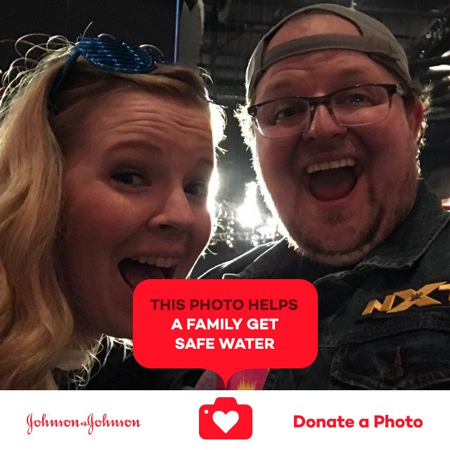 kbro89's tweet photo. WWE event!  #jnj #donateaphoto https://t.co/AzYeiSTMCM https://t.co/xQE8WiF6FY