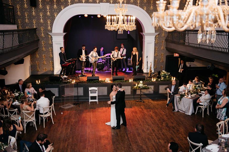 TheGreatHallTO's tweet photo. This #WeddingWednesday, a happy share from @OlivePhotoTO of A&amp;J's #Toronto Easter weekend #wedding, in our #ConversationRoom and #MainHall. https://t.co/P4eyWO5Avu