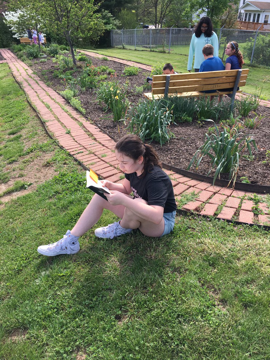 MeldrumSuz's tweet photo. Relaxing outside on a beautiful day after MAP testing ! #rsmsrocks https://t.co/In8qL3W15l