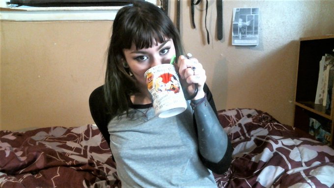 I sound like Joan Rivers being choked out but I'm still live now on @chaturbate! Come here me try to<a href="/tag/vore"class="tags"><span>#vore</span></a>