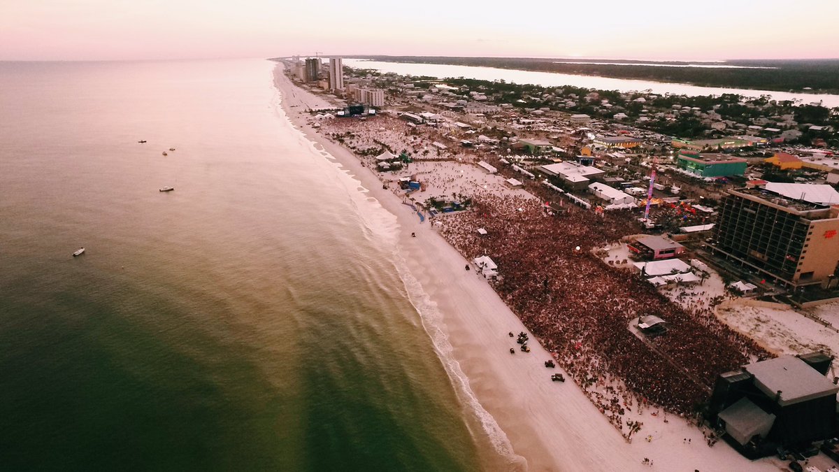 Hangoutfest's tweet photo. The tide is rolling in… one month until Hangout! https://t.co/k3zUN6EPtx