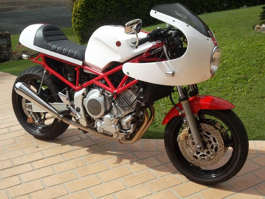 そいいや昼間RTしたTRXのカフェだけど調べてみたら海外でシングル