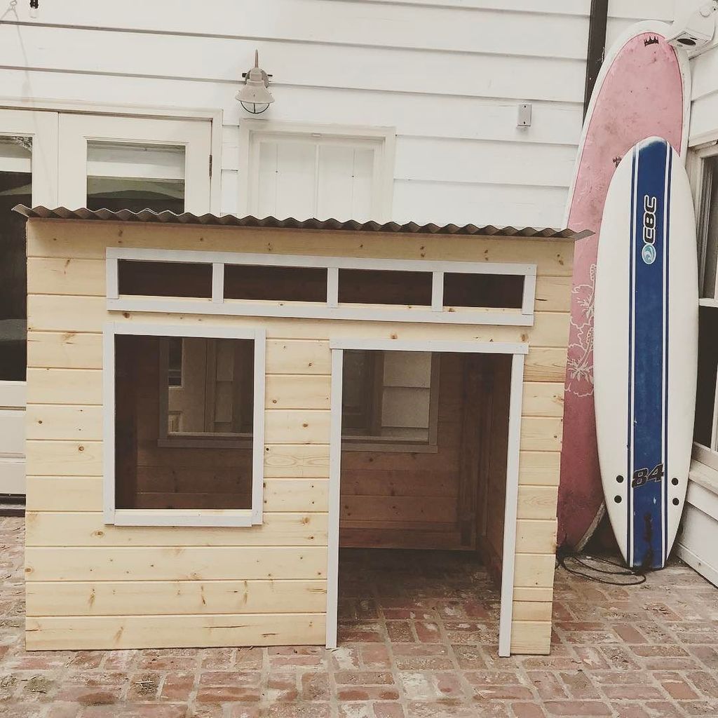 BirdandIvy's tweet photo. Surf shack playhouse I built for my kids #springbreakproject #girlswithpowertools Thanks @jenwoodhouse for the pla… https://t.co/QUiP1azOzU https://t.co/pKshcIhLUQ