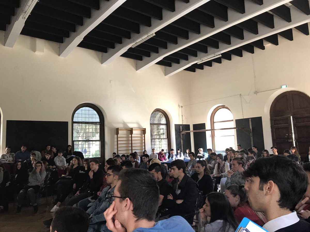 OverRailProject's tweet photo. Ci prepariamo per gli Stati Generali dell'Ambiente del 21/04/2017.
#ASOC1617 #OverRailProject #giornatadellaterra https://t.co/FpW50EiqIQ