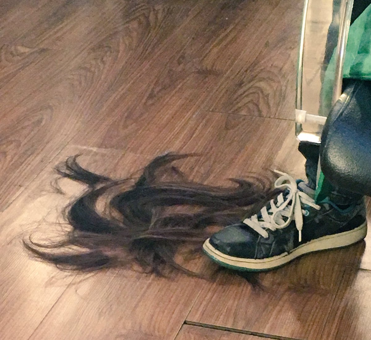 missynida's tweet image. This evening, crowning glory is shorter by 25 cm. #timefornewlook #destress