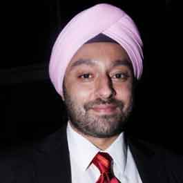 yespunjab's tweet photo. #Indian- #American hotelier Vikram #Chatwal gets community service for torching dogs
https://t.co/g9lrHUedIA https://t.co/mjsdI2JMBB