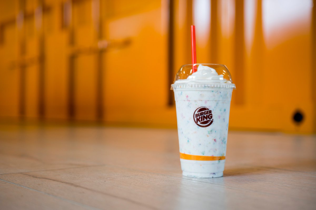 BurgerKing's tweet photo. The Froot Loops Shake. Because magical cereal dreams do come true. https://t.co/PUSk25a7ga