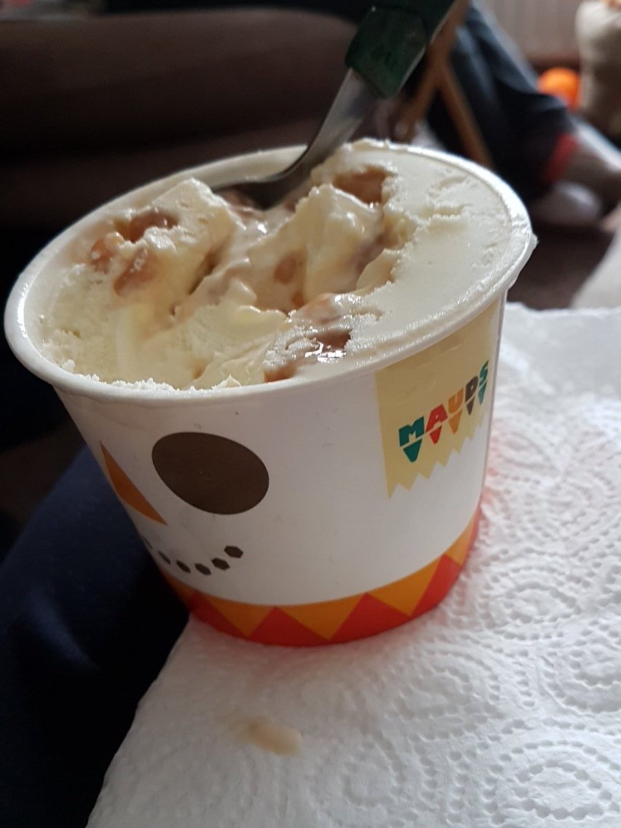 Loopyli21's tweet photo. #mauds #notmaudsitsmine #icecream #treat #cheermyselfup https://t.co/6VM2yFa52N