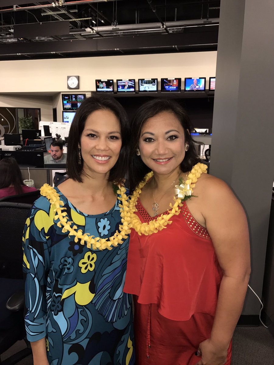 Mahealani's tweet photo. My amazing classmate @KDalire You can learn hula from her and other renown kumu hula! https://t.co/VyYoQJCfQM #authentichula #hulalegacy https://t.co/Wgsev2dilz
