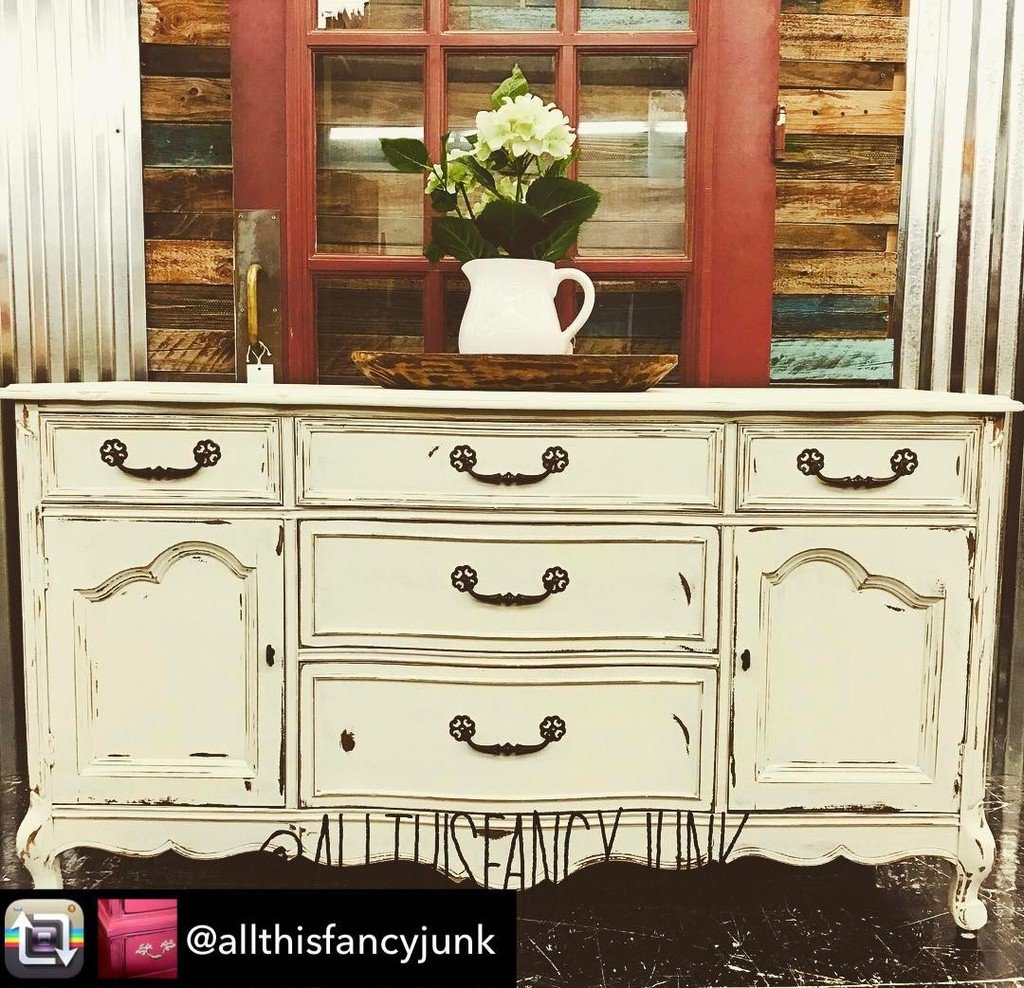 RustandRosesTx's tweet photo. Repost from @allthisfancyjunk using @RepostRegramApp - The beautiful #FrenchBuffet is ready for it home! Measures … https://t.co/56XjCnHKQ5 https://t.co/no8CLV67FX