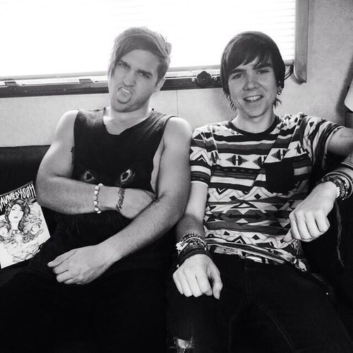 dont__askjosh's tweet image. Having pizza in the back of the club with these two weirdos. 😝 @Trent_Bites @AmiasHarrison