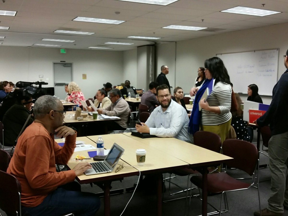 CMCYES's tweet photo. Getting the day started with some great conversation. #cvmb #change https://t.co/WYPxuqjuCl