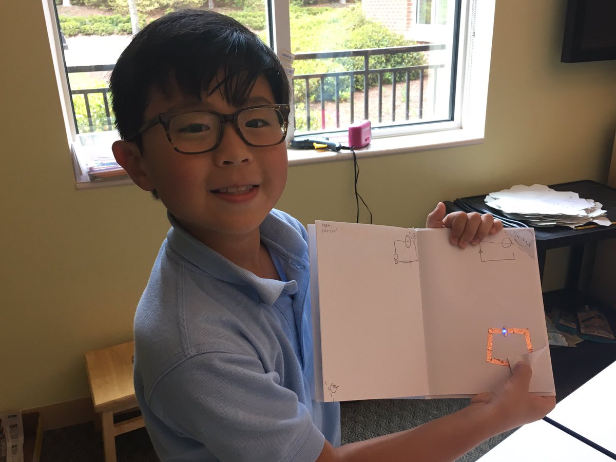 clairemracek's tweet photo. "Engineers use #papercircuits to make important things!" (like light-up emojis!)-3rd grader #inGenStudio @TheLovettSchool #elemaker #makered https://t.co/M1rNjyZ7Kr