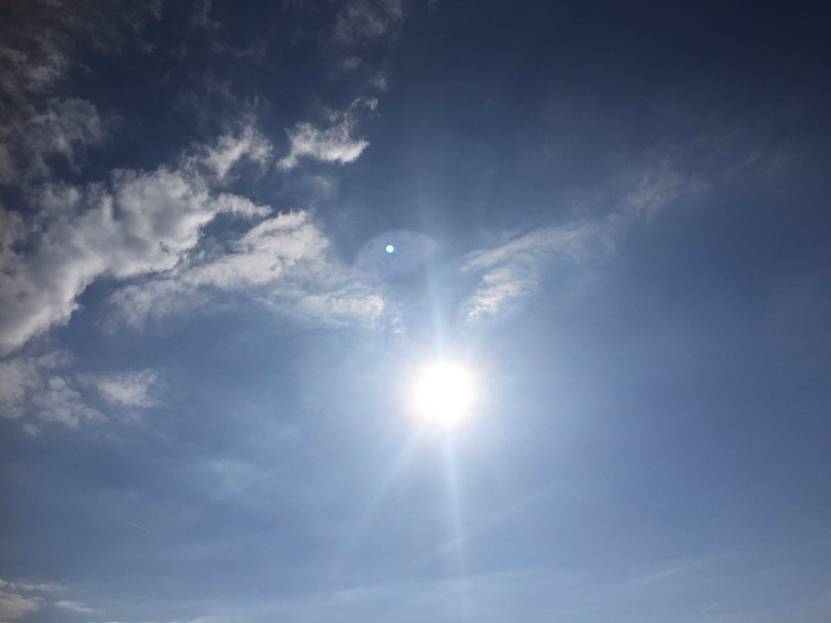 michaelsijbom's tweet photo. Nuttige dag Den Haag inzake @lopv. Gesprekken met kamerlid en portefeuillehouder Nationale politie. Uitgewaaid op strand en nu naar Losser. https://t.co/GLGjwYmPQk