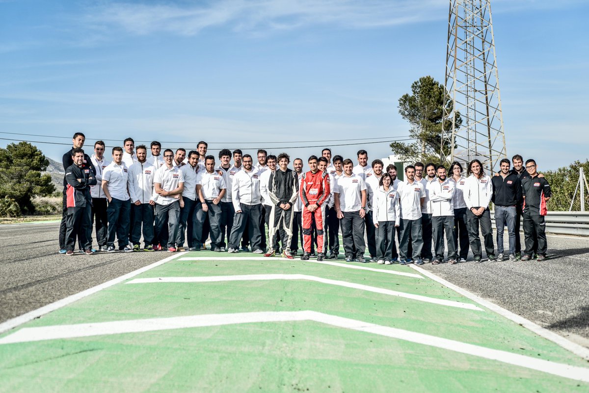 MonlauMotul's tweet image. Los alumnos del Máster de #MonlauRepsol viven un test automovilístico real en @CircuitCalafat monlau-competicion.com/news.php?land=…