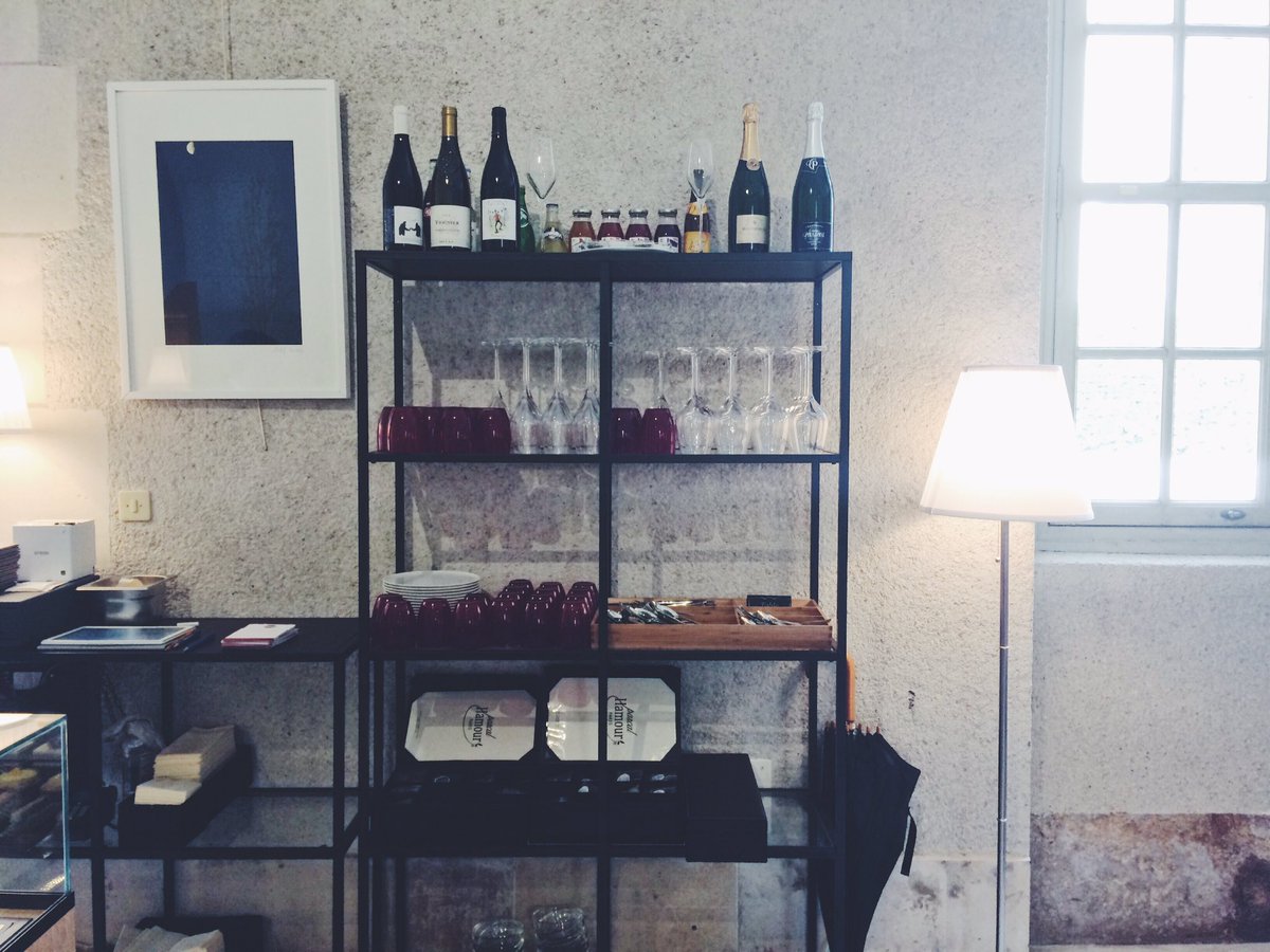 LesSBlogueuses's tweet image. On l'attendait, ils l'ont fait... Bienvenue au nouveau salon de thé au Palais du tau ! 👏☕️🍶🍰🍪 #reimsquibouge