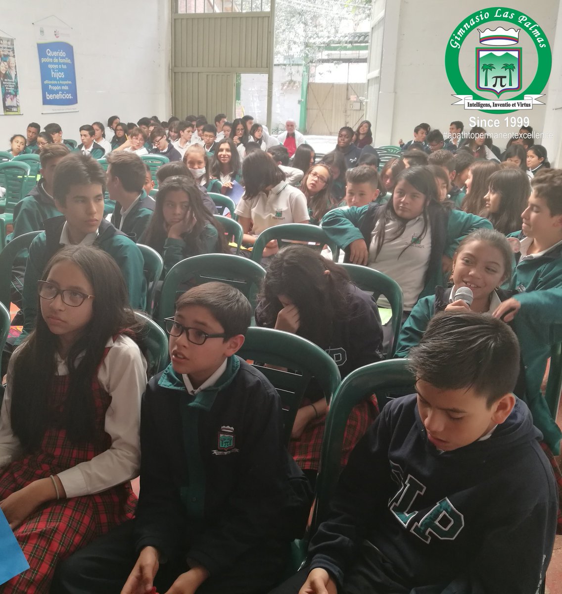 GimPalmas's tweet photo. Taller Positive Discipline para todo bachillerato. #Uncaminohacialaexcelenciapermanente #PostiveDiscipline #Emociones @GimPalmas https://t.co/Eay8zIlFgM