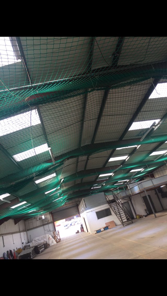 kjsindustrial's tweet photo. New rooflights installed to an industrial unit in Bedford #cladding #roofing #rooflights #industrialroofing https://t.co/ZDHJCw48zC