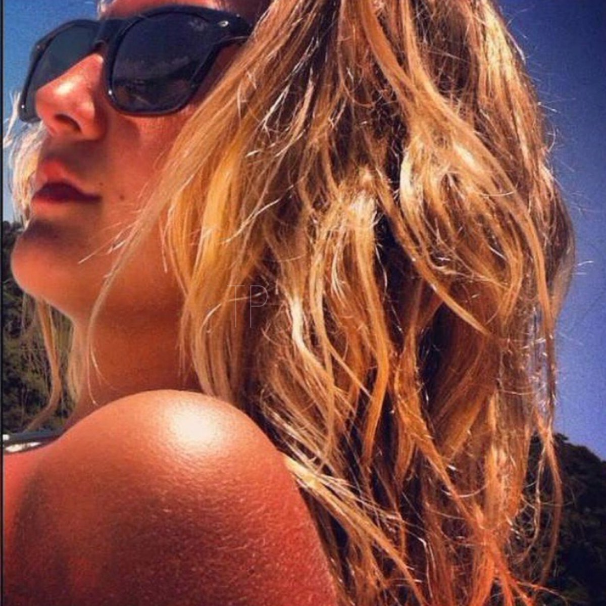 tropicagirl's tweet image. 