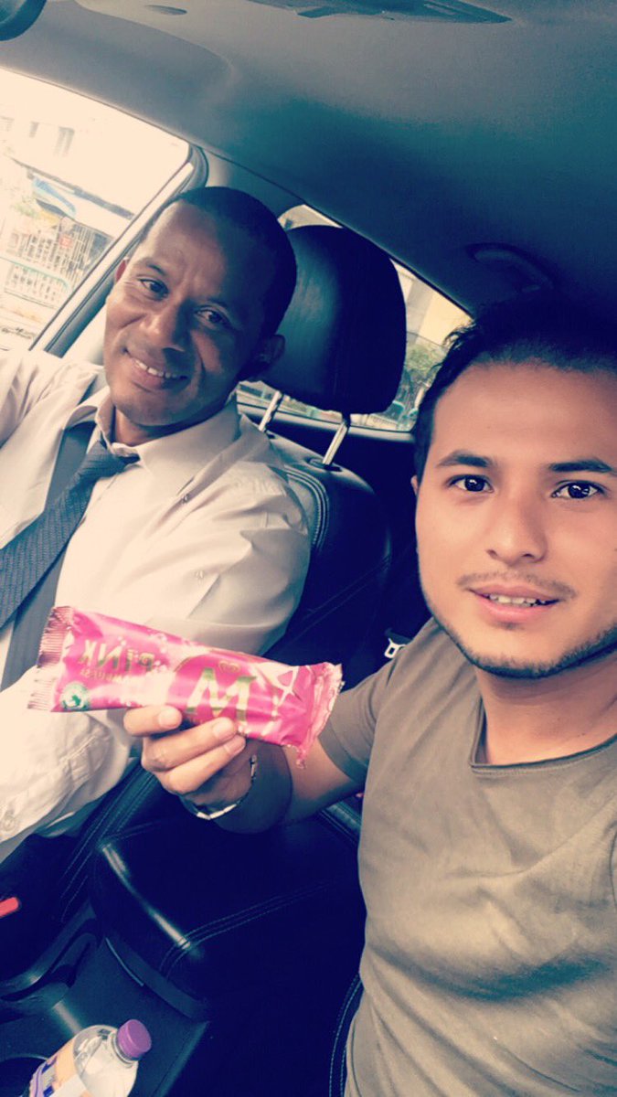 pablovallejodj's tweet photo. Q buen recibimiento! @cabify_ecuador Me encuentro con el Hermano del histórico #HectorCarabali y ya en camino al @TourMonumental @LuigiMB https://t.co/Bh3SAvhd2w