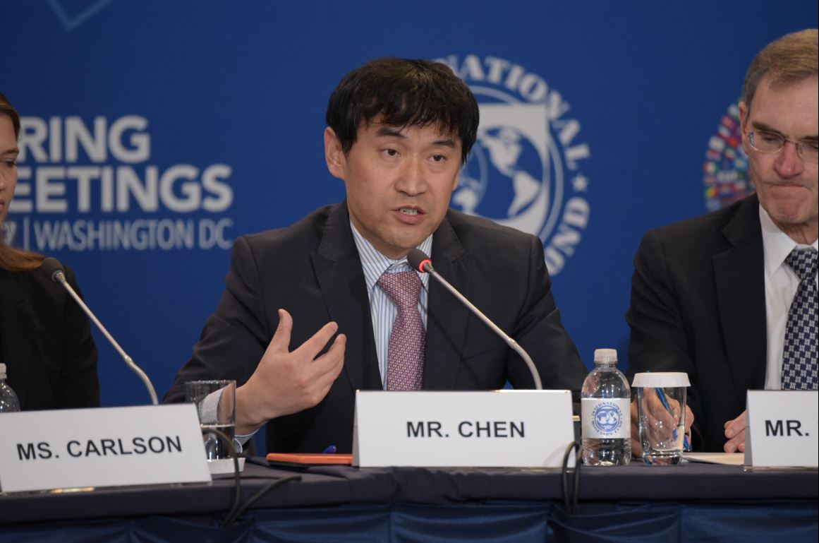 Chen: "banks have trust and capital but need to use technology to increase efficiency" ow.ly/VdC030aZugM #IMFonFinTech