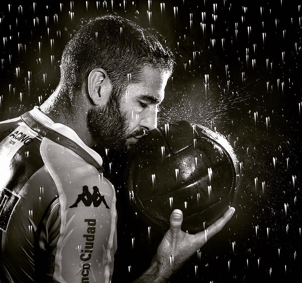 RacingClub's tweet photo. 📷 "Un verdadero romance" por Diego Ortiz Mugica. 👏👏👏 https://t.co/BfRCPYYjni