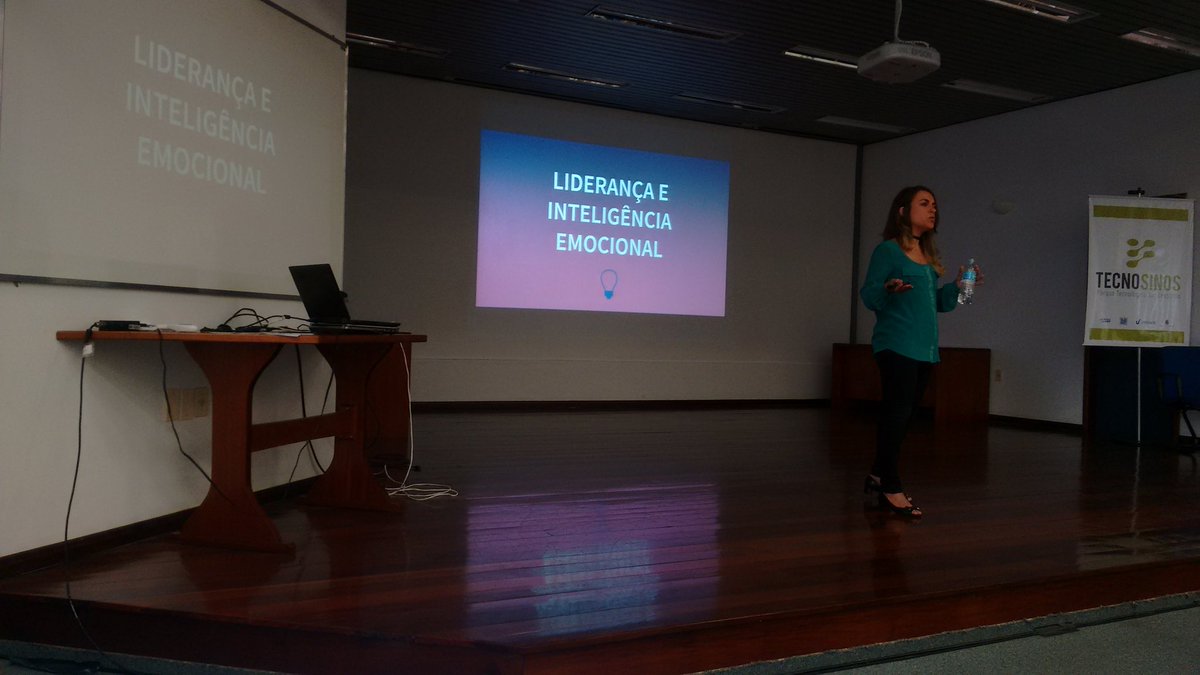 samlucax's tweet photo. Carolina Leite falando sobre Liderança e Inteligência Emocional @CWISoftware #LeadTalksCWI #ComoMeuTimeFaz https://t.co/XruvlxVARU