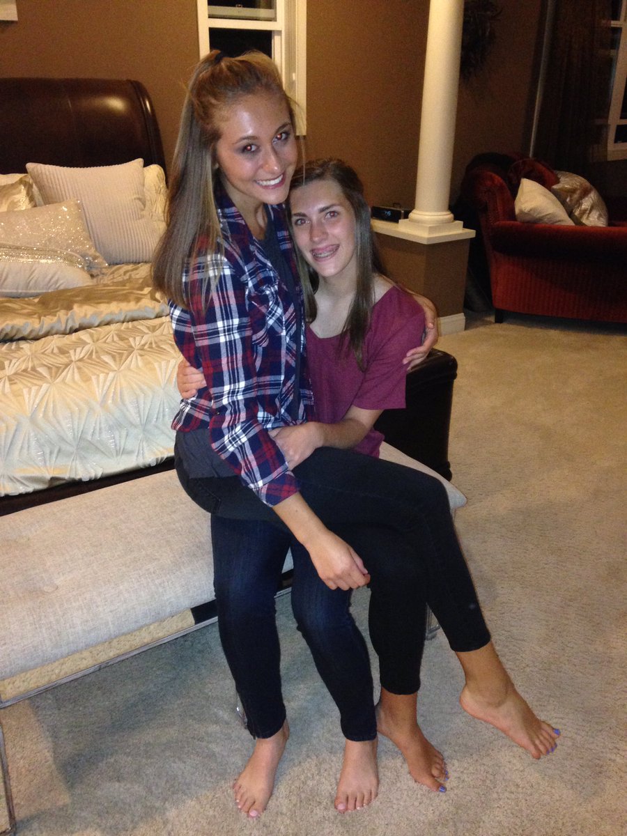 Happy birthday Sarah 🎉🎉 I hope your day was great because you deserve it! Love you more than Tony loves his coke 😉❤️