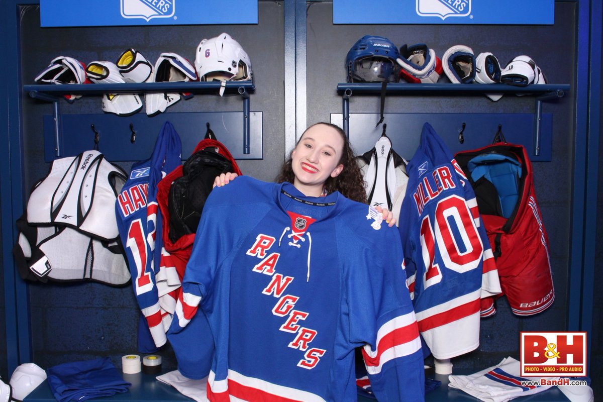 Check out my photos from RangersTown Square https://t.co/zBOcdwfwEB