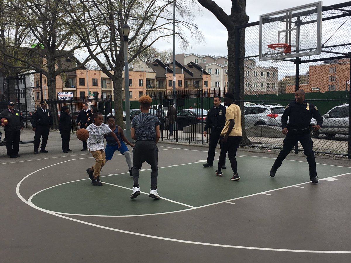 CHALLENEGE ACCEPTED! BROOKLYN NORTH NEVER TURNS DOWN A 3 ON 3 WITH THE KIDS #CONNECTINGWHILEPROTECTING