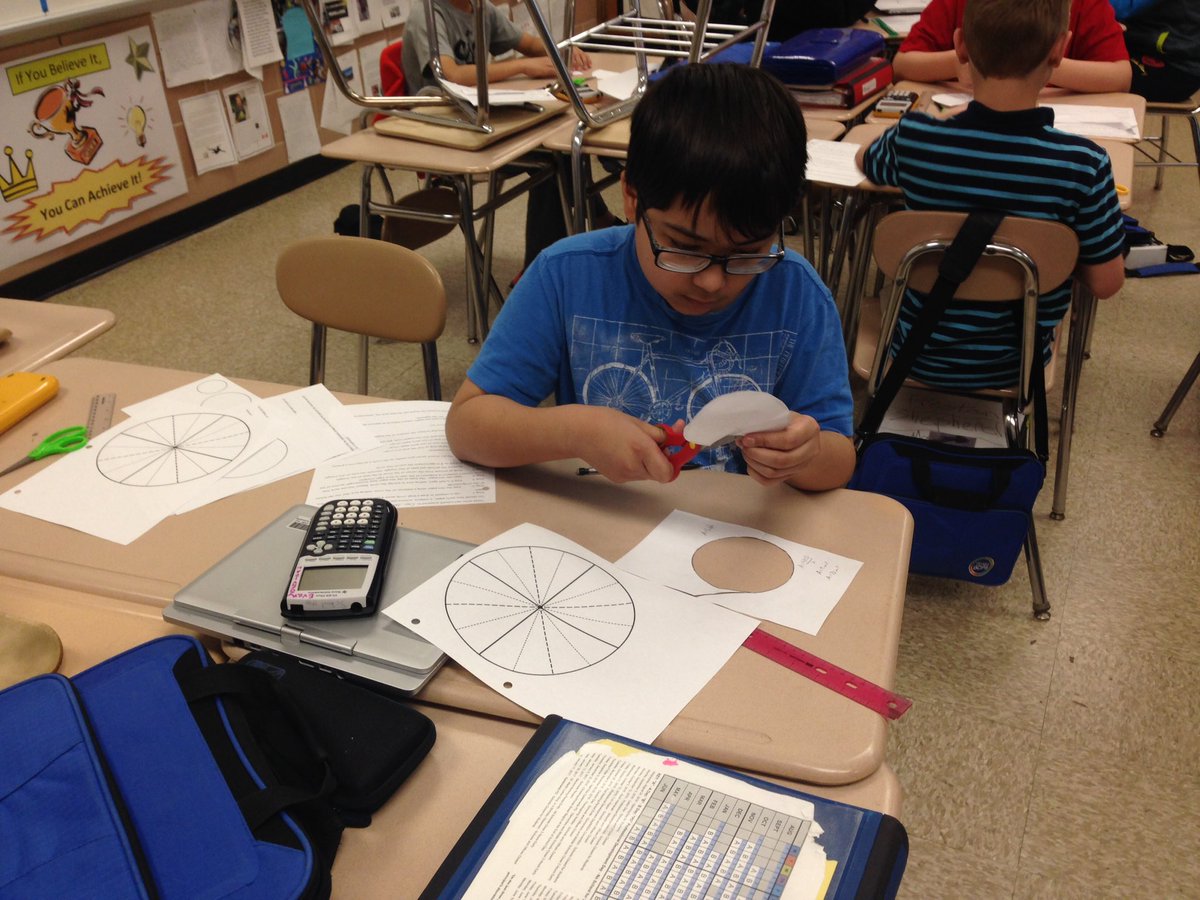j_eisenberg87's tweet image. 6th graders @CatonsvilleMS cut up circles into sections to derive the area formula of a circle @BCPSMATH #handsonmath #perseverant #creative