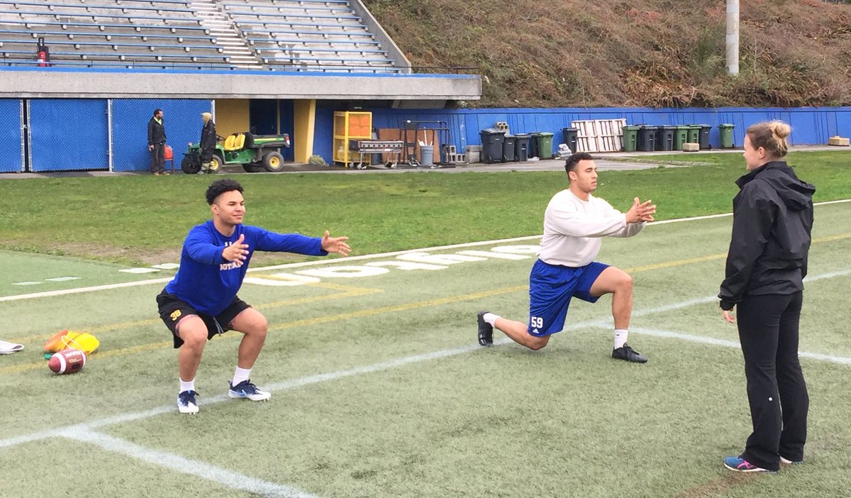 CoachNill's tweet photo. #WhereYouWin .. therapist Niki Antonopoulos with @ubctbirds #5 Davis and #94 Levy .. rehab ahead of schedule .. both will impact in 2017 .. https://t.co/xx97FbV0Kf