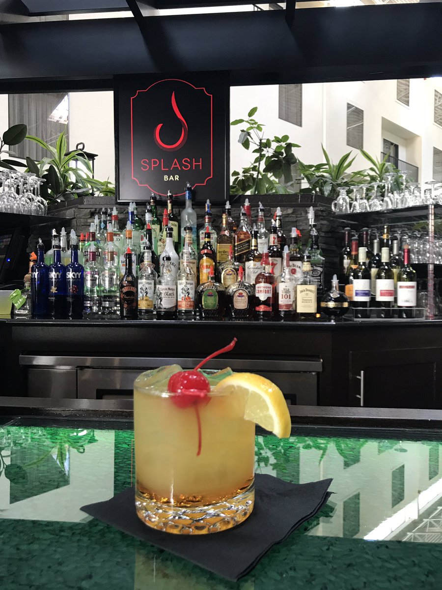 Splash_Lounge's tweet photo. Join us! Get WELL Wednesday $2.00 Well drinks @ Splash Lounge Quincy, IL #Splashlounge #qualityinnquincy #getwellwednesday #twodollardrinks https://t.co/njDSesAoFh