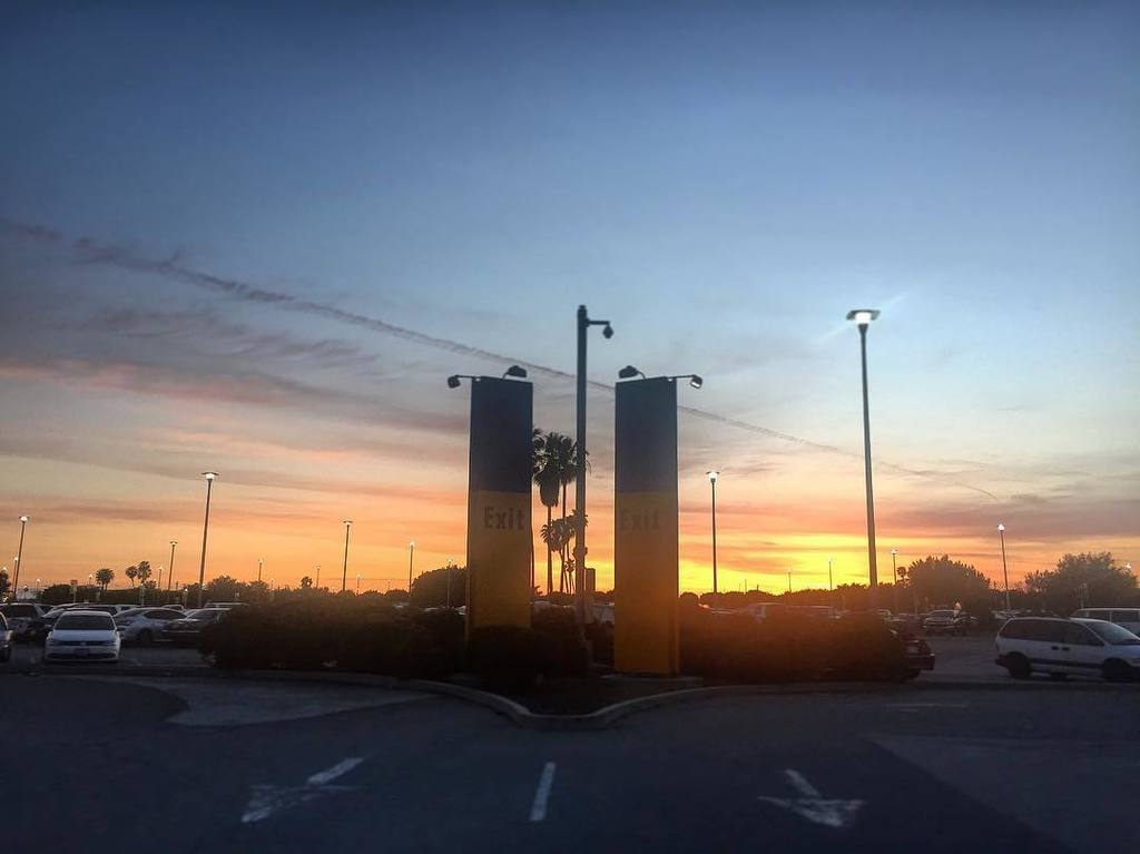 LAXLotC's tweet photo. #LAXLotC appreciates your #business! #ThankYou for #parking with us! 🌅✈️🚦🚗🎟👌🏼
•
•
•
•
•
•
#customerappreciation #p… https://t.co/cBUgDQx7h8 https://t.co/7idGnyhx1I