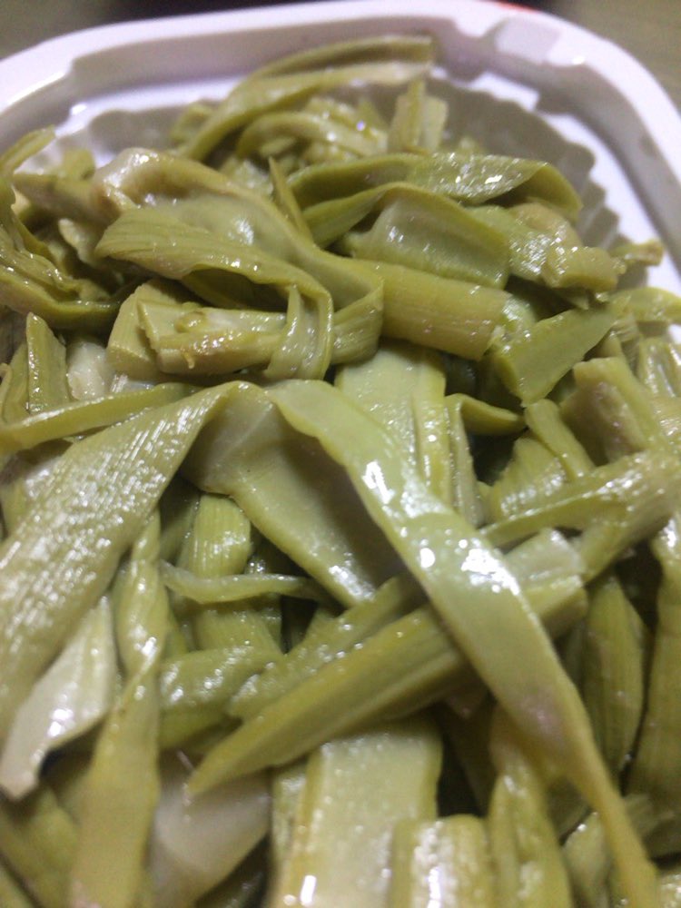 しま坂 高知から届いたイタドリを 妻が料理する 春の味である すかんぽ T Co 51ebpuwybz Twitter しま坂 高知から届いたイタドリを 妻が料理する 春の味である すかんぽ T Co 51ebpuwybz Twitter